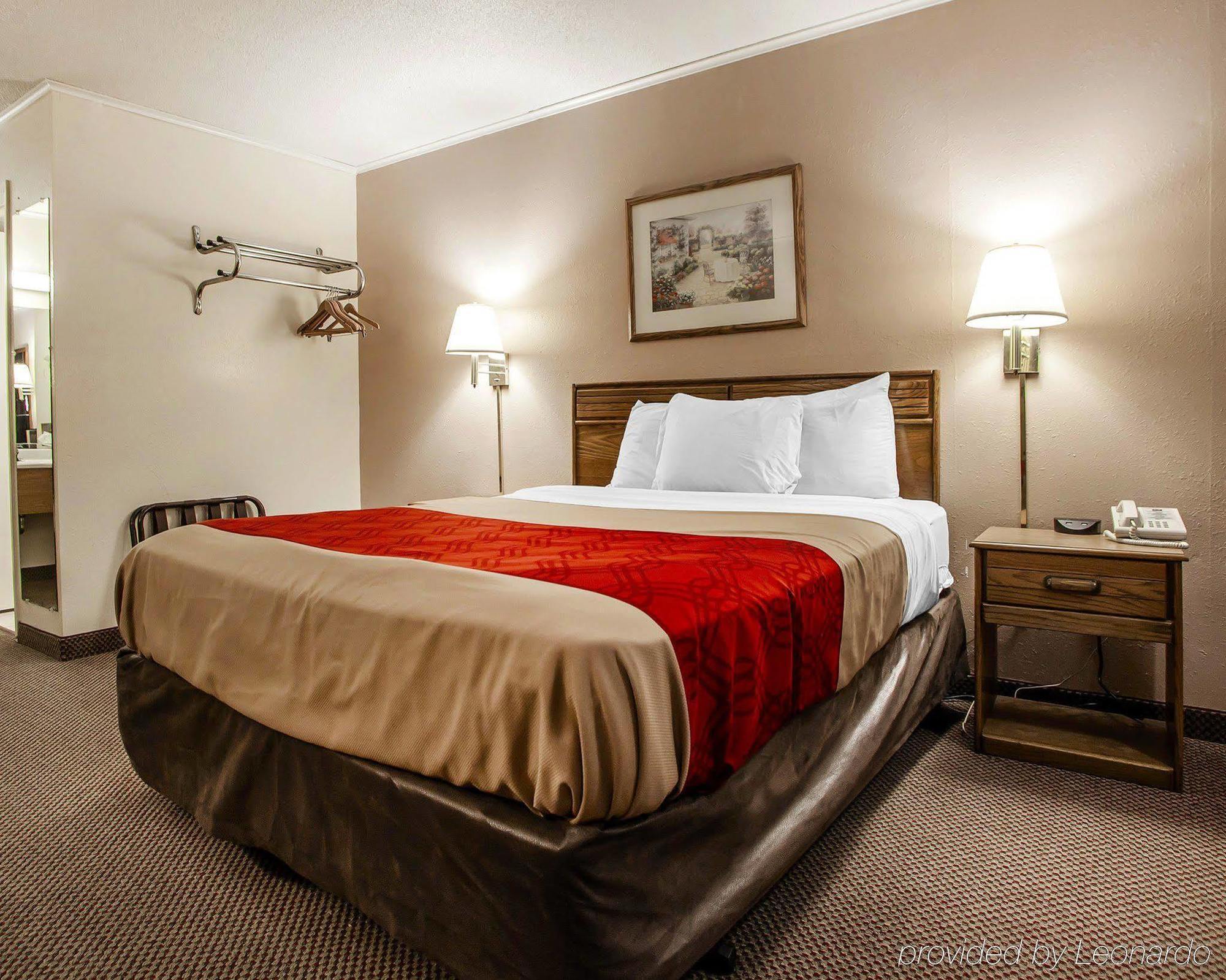 Econo Lodge Inn & Suites Newton Kültér fotó